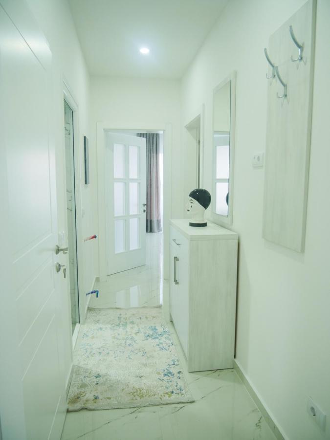 Imperator Apartments Улцин Екстериор снимка